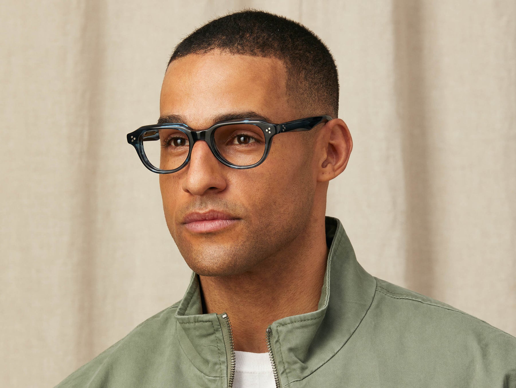 Model is wearing The GOOLAH in size 50 in Ink Model is wearing The GOOLAH in size 50 in Ink