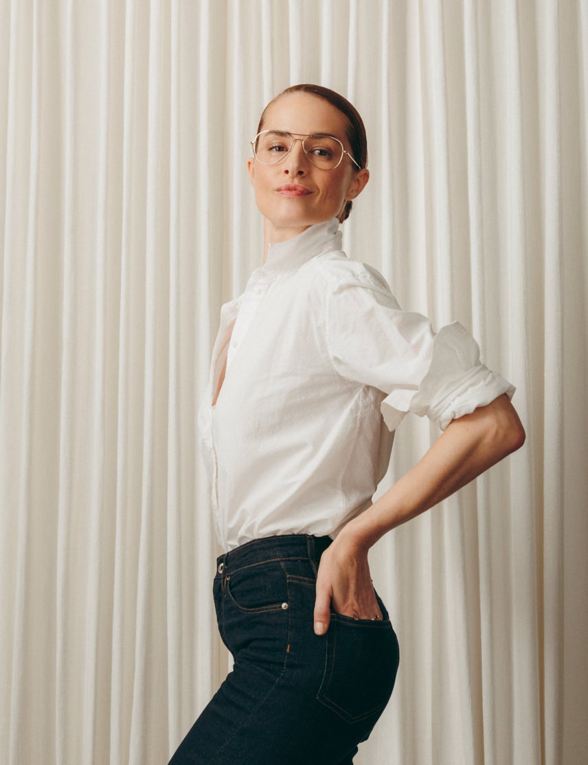 Model is wearing The JACOB in size 55 in Gold Model is wearing The JACOB in size 55 in Gold