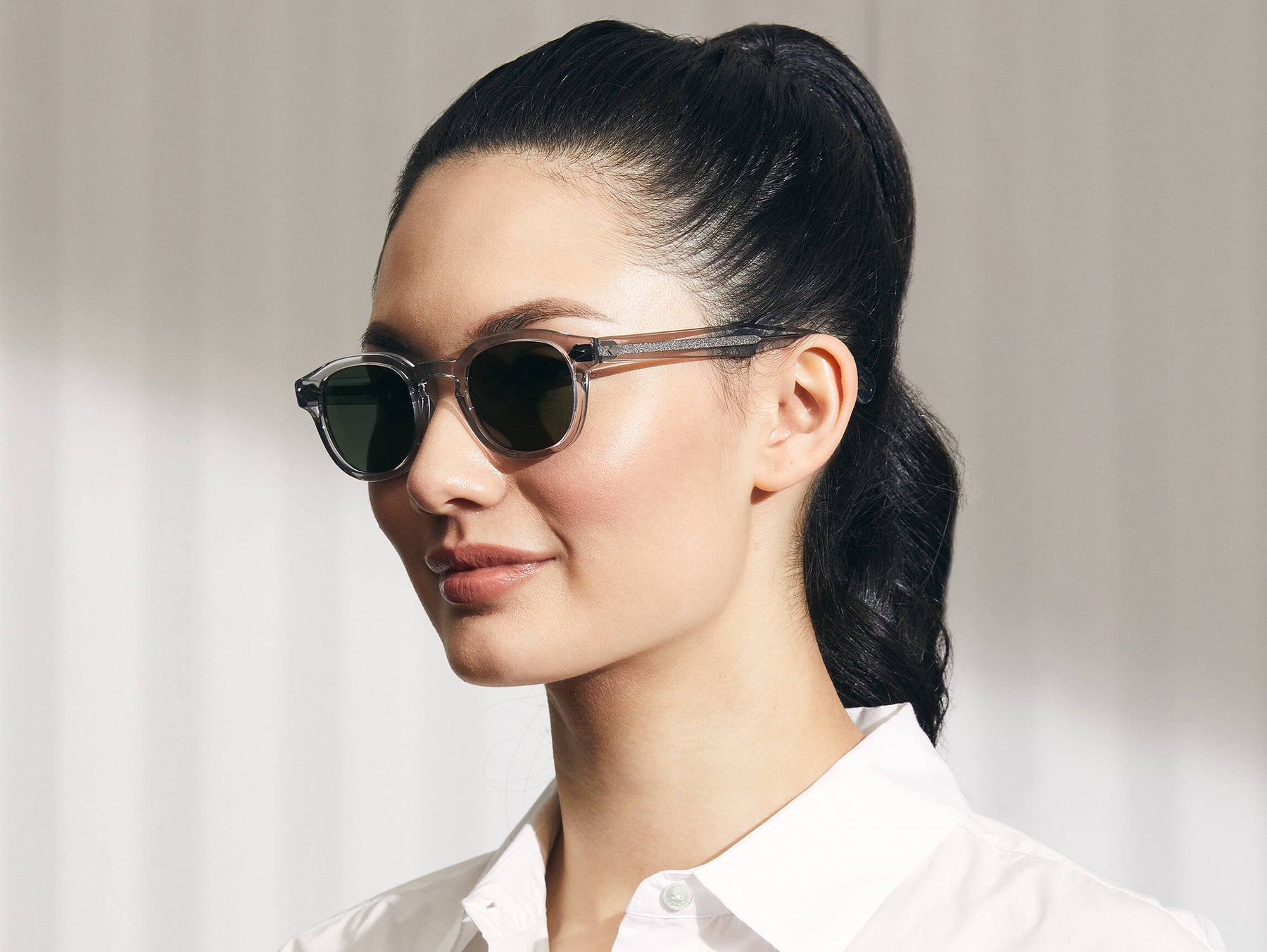 Model is wearing The LEMTOSH SUN in Light Grey in size 49 with G-15 Glass Lenses Model is wearing The LEMTOSH SUN in Light Grey in size 49 with G-15 Glass Lenses