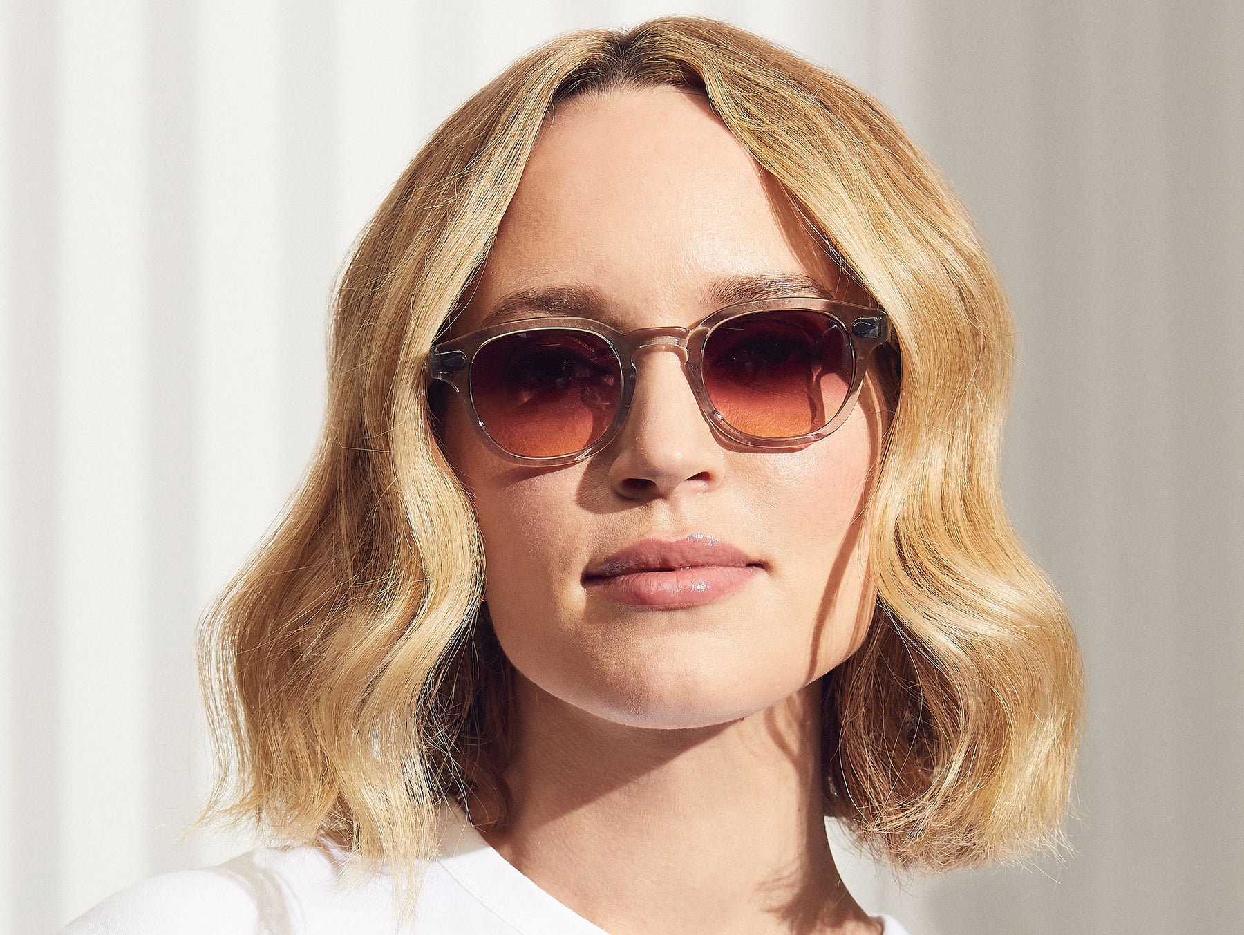 Model is wearing The LEMTOSH in Light Grey in size 46 with City Lights Tinted Lenses Model is wearing The LEMTOSH in Light Grey in size 46 with City Lights Tinted Lenses