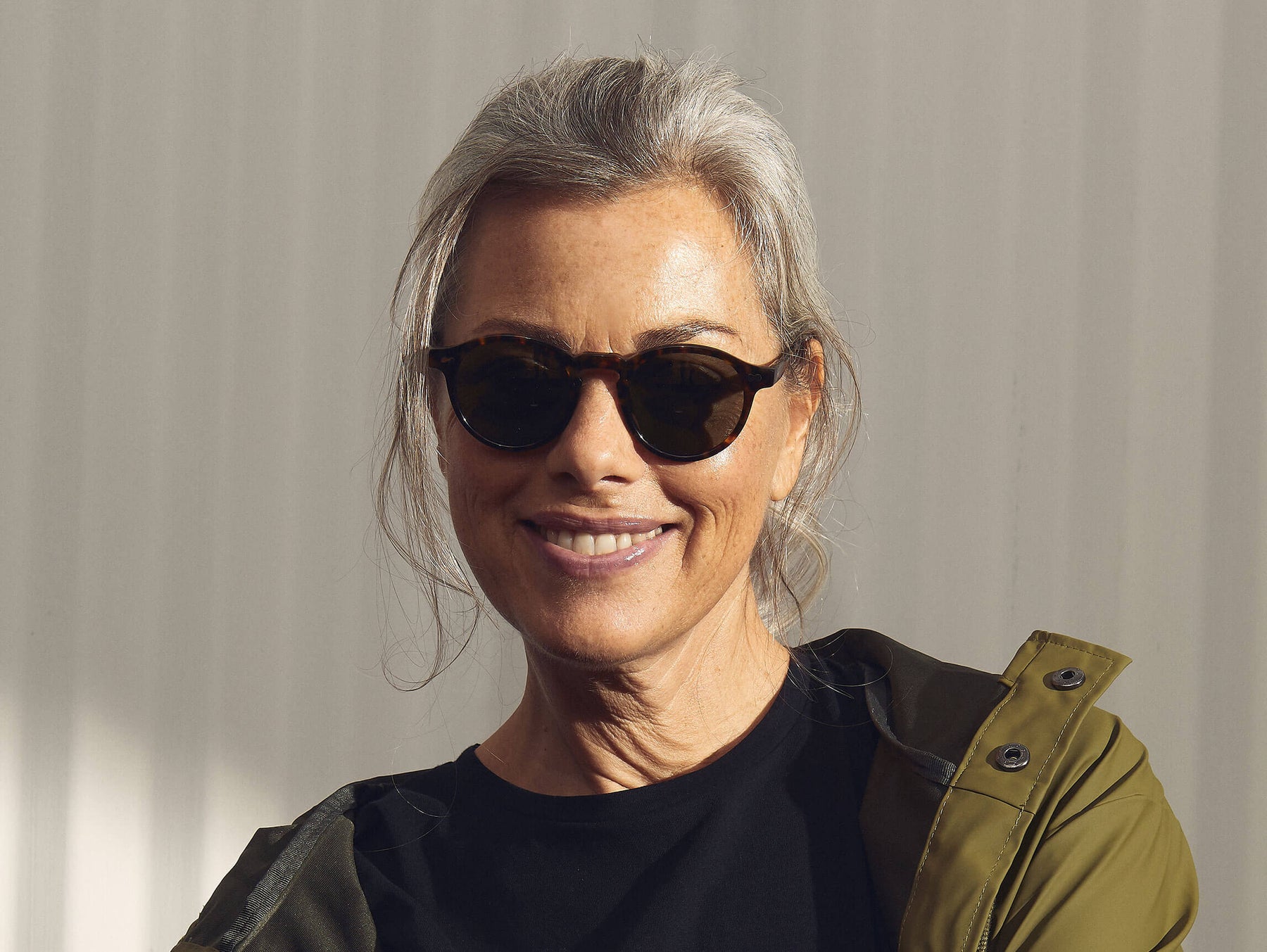 Model is wearing The MILTZEN SUN in Tortoise in size 46 with G-15 Glass Lenses Model is wearing The MILTZEN SUN in Tortoise in size 46 with G-15 Glass Lenses