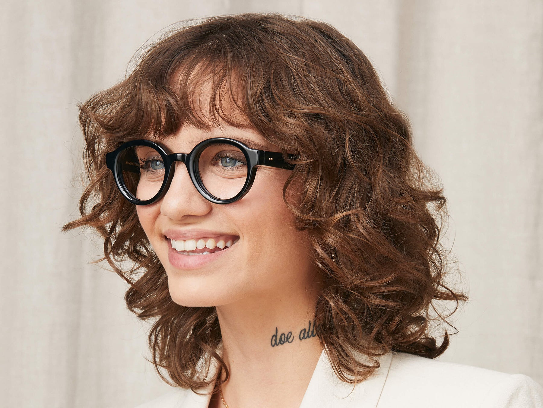 Model is wearing The GREPS in size 44 in Black Model is wearing The GREPS in size 44 in Black