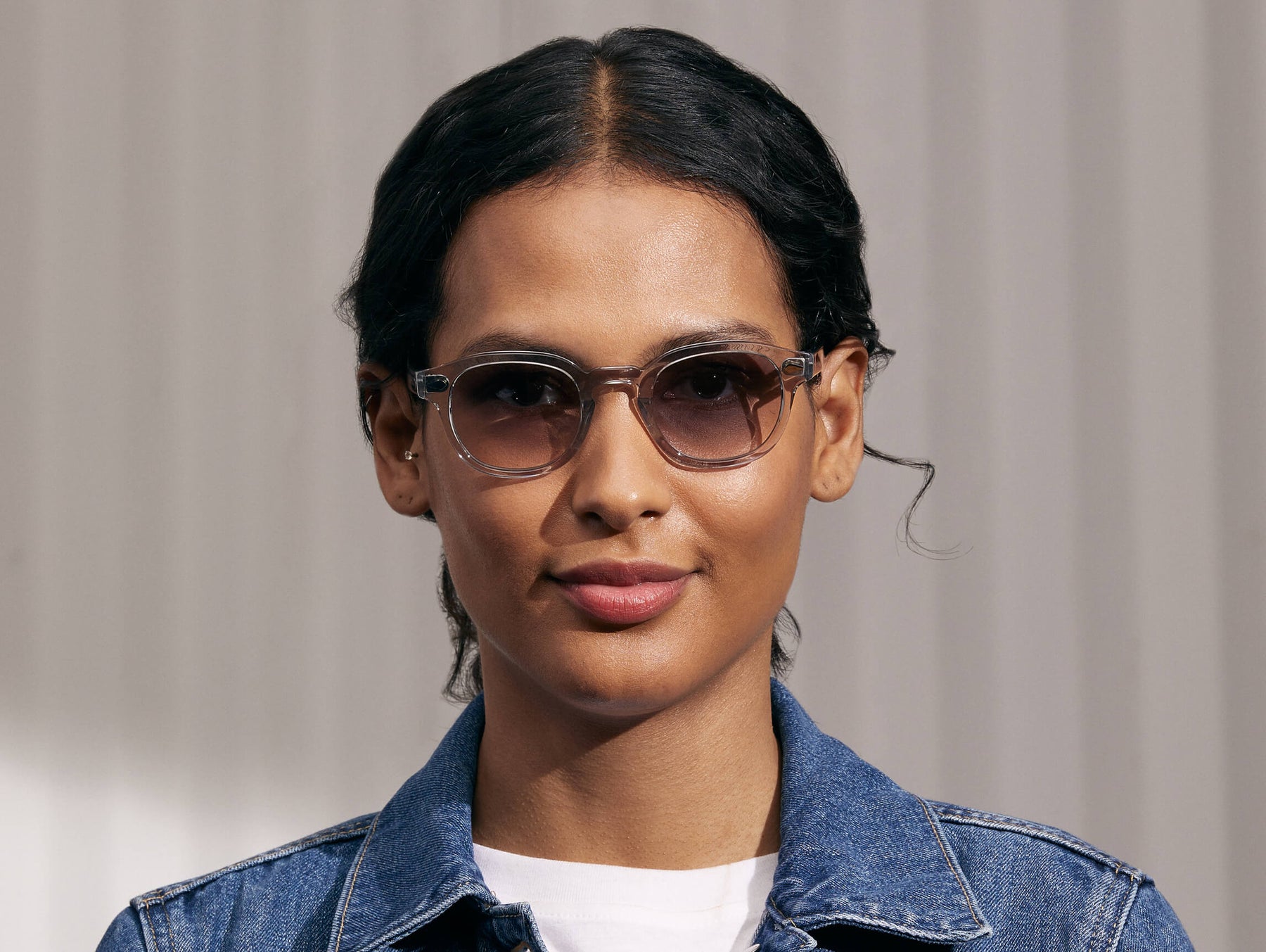 Model is wearing The LEMTOSH in Light Grey in size 46 with American Grey Tinted Lenses Model is wearing The LEMTOSH in Light Grey in size 46 with American Grey Tinted Lenses