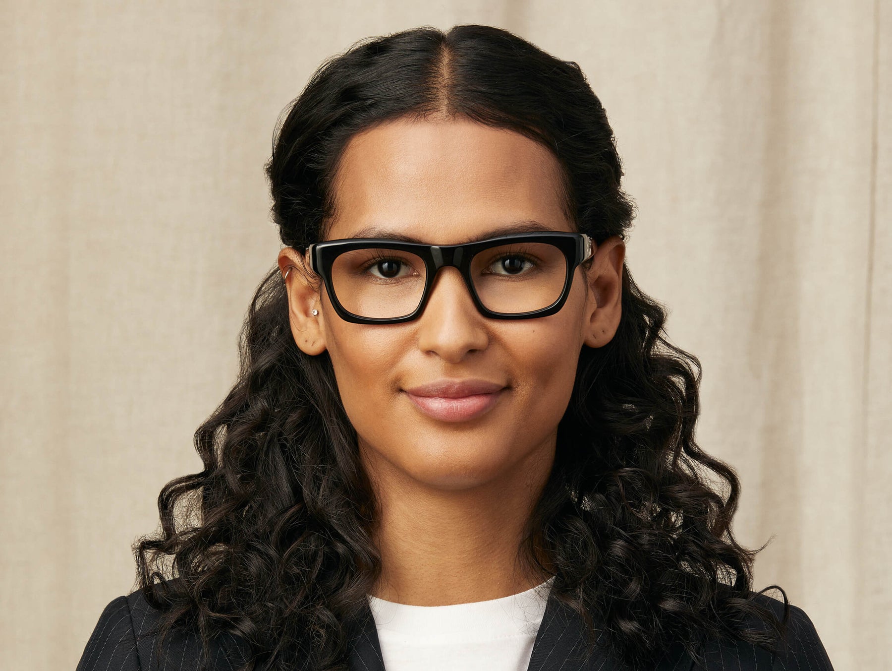 Model is wearing The NUDNIK in size 50 in Black Model is wearing The NUDNIK in size 50 in Black