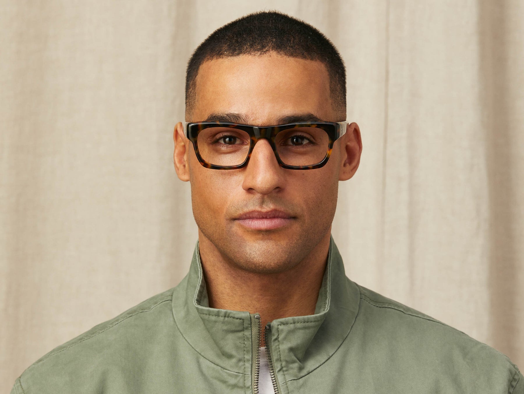 Model is wearing The NUDNIK in size 50 in Tortoise Model is wearing The NUDNIK in size 50 in Tortoise