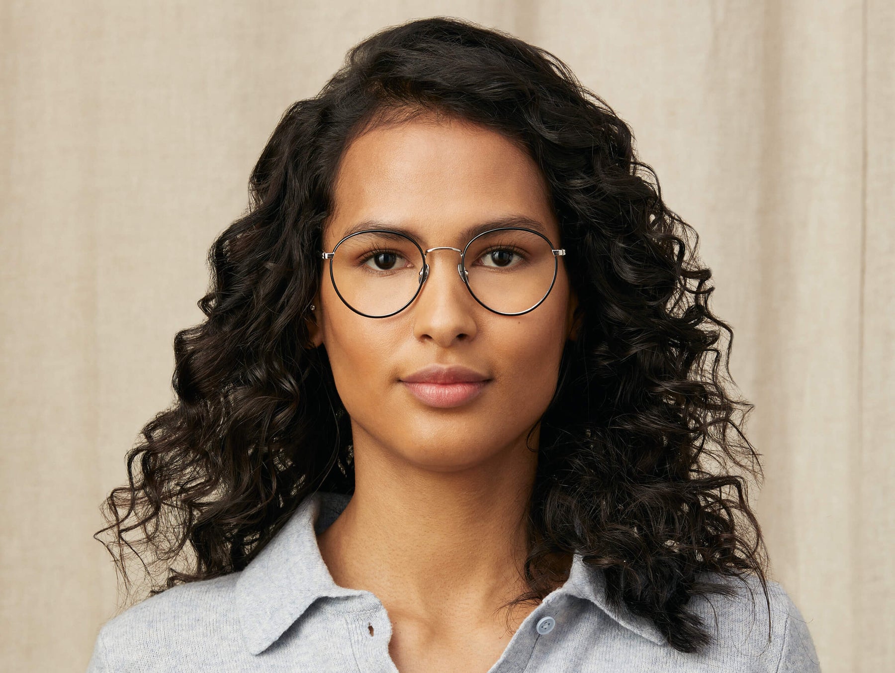 Model is wearing The PITSEL in size 47 in Black/Silver Model is wearing The PITSEL in size 47 in Black/Silver