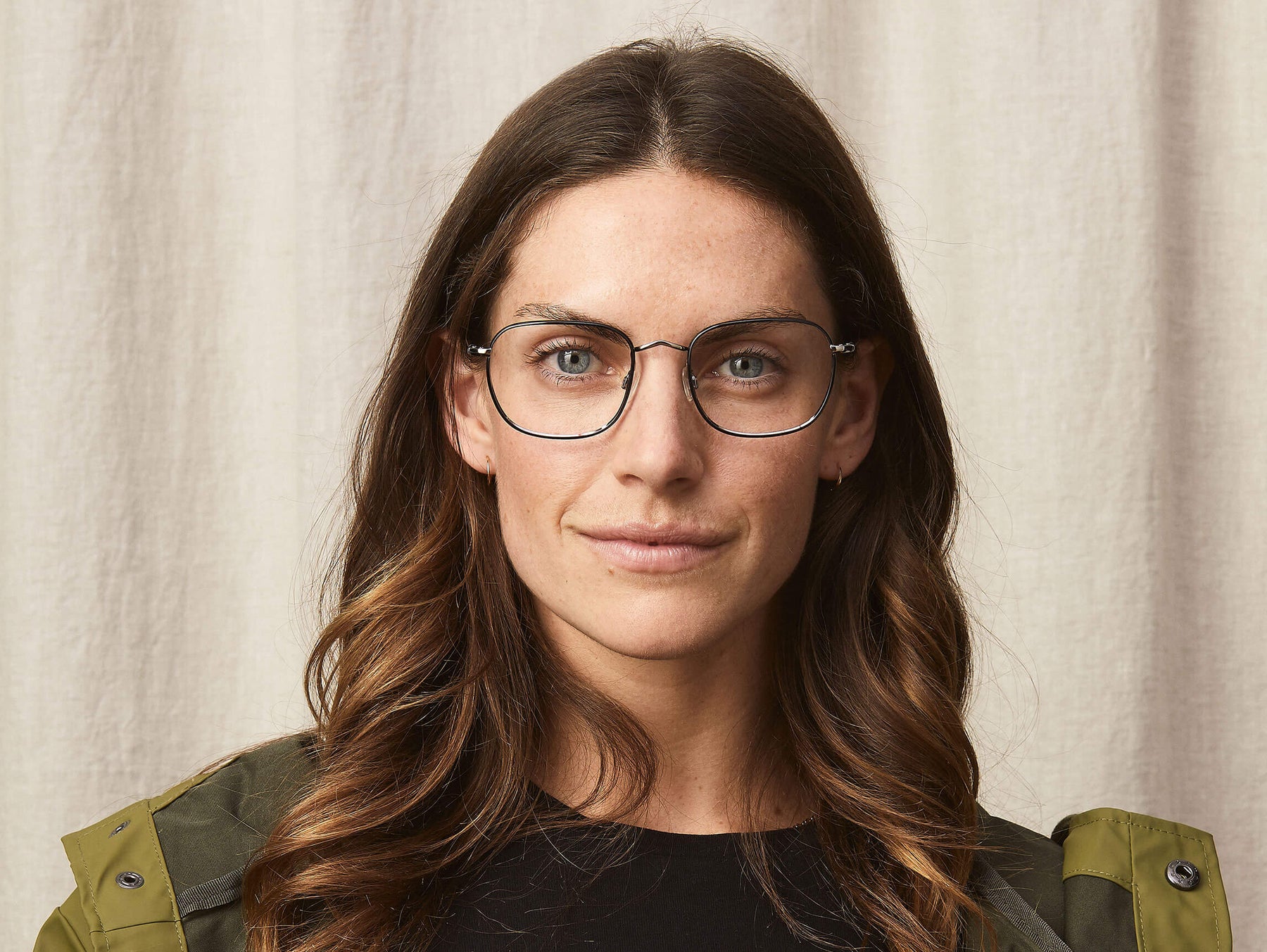 Model is wearing The SCHLEP in size 53 in Black/Gunmetal Model is wearing The SCHLEP in size 53 in Black/Gunmetal