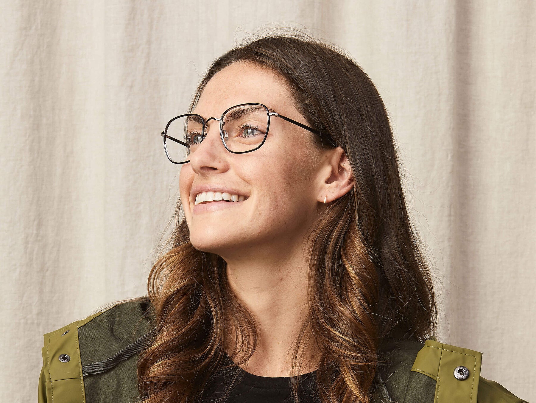 Model is wearing The SCHLEP in size 53 in Black/Gunmetal Model is wearing The SCHLEP in size 53 in Black/Gunmetal