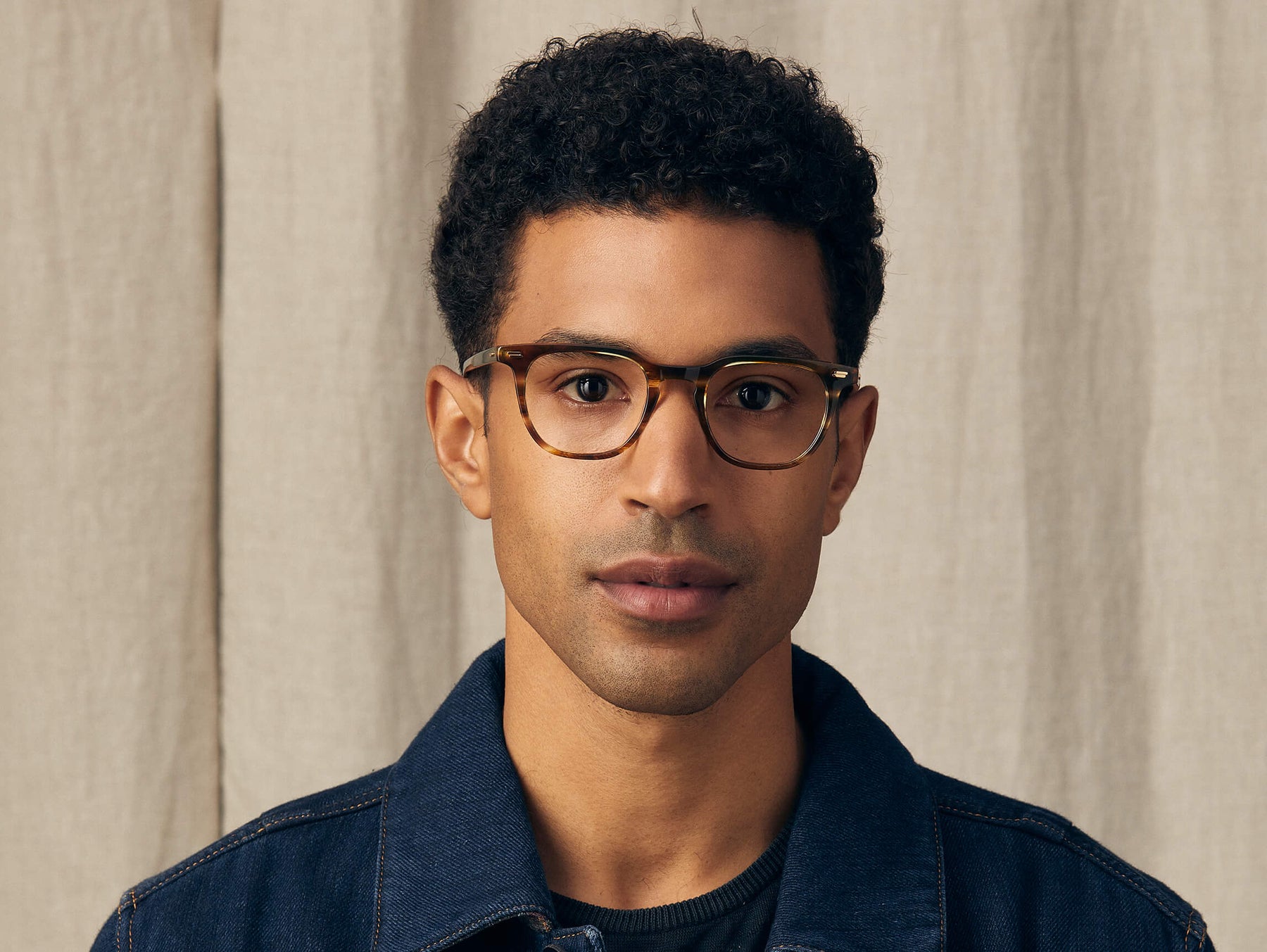 Model is wearing The TATAH in size 47 in Bamboo Model is wearing The TATAH in size 47 in Bamboo