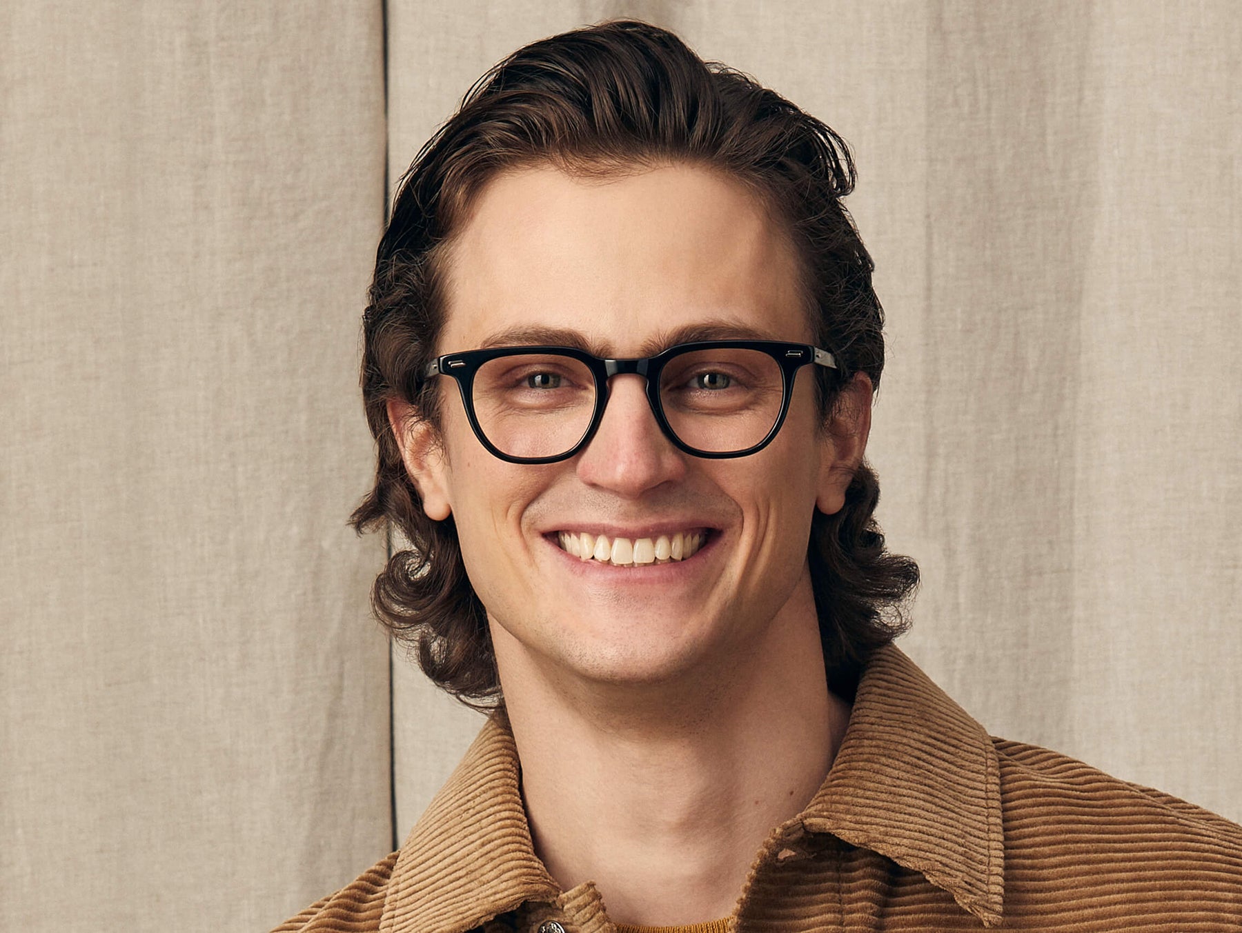 Model is wearing The TATAH in size 47 in Black Model is wearing The TATAH in size 47 in Black