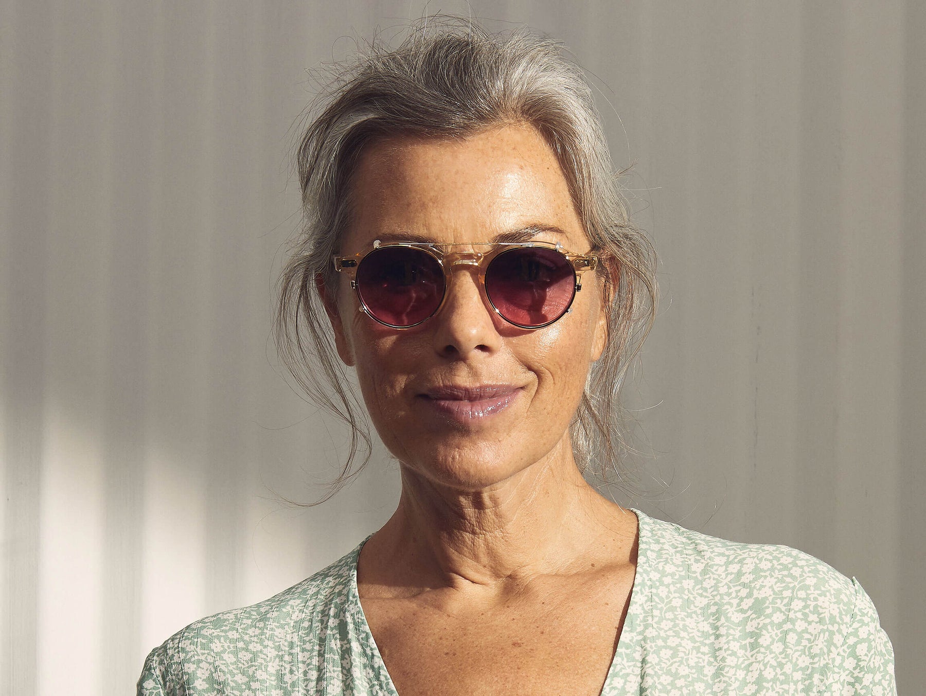 Model is wearing The CLIPZEN in Gold in size 46 with Westside Sunset Tinted Lenses Model is wearing The CLIPZEN in Gold in size 46 with Westside Sunset Tinted Lenses