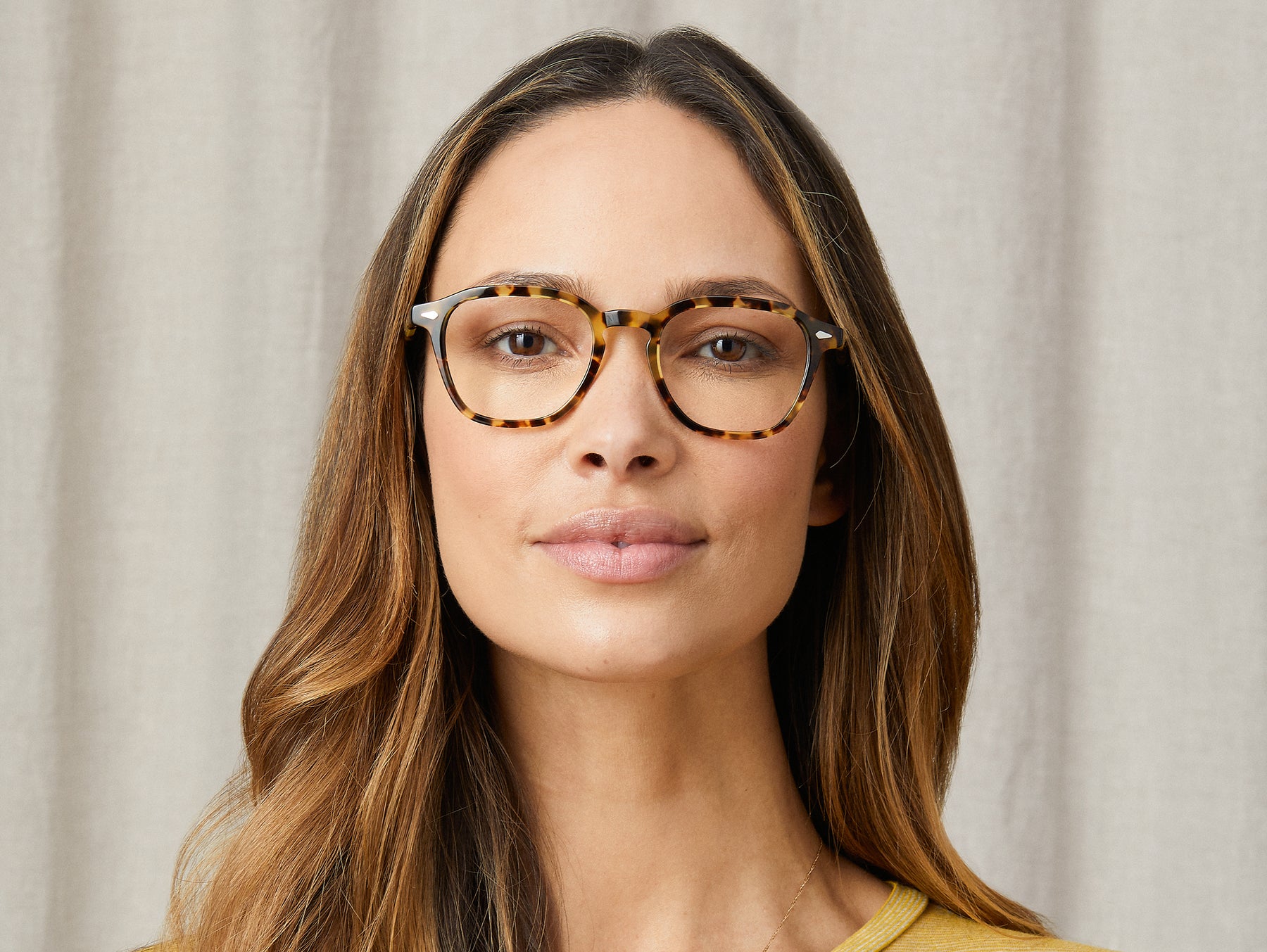 Model is wearing The VANTZ in size 50 in Heritage/Tortoise Model is wearing The VANTZ in size 50 in Heritage/Tortoise