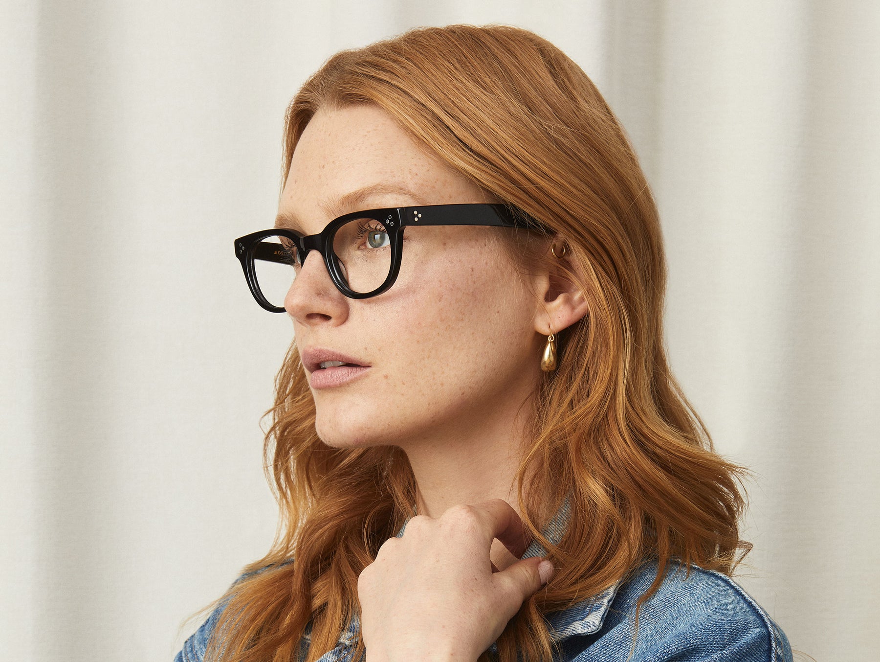 Model is wearing The VILDA in size 48 in Black Model is wearing The VILDA in size 48 in Black