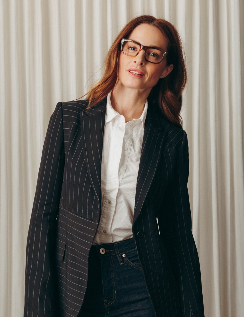 Model is wearing The YONA in size 50 in Honey Blonde Model is wearing The YONA in size 50 in Honey Blonde