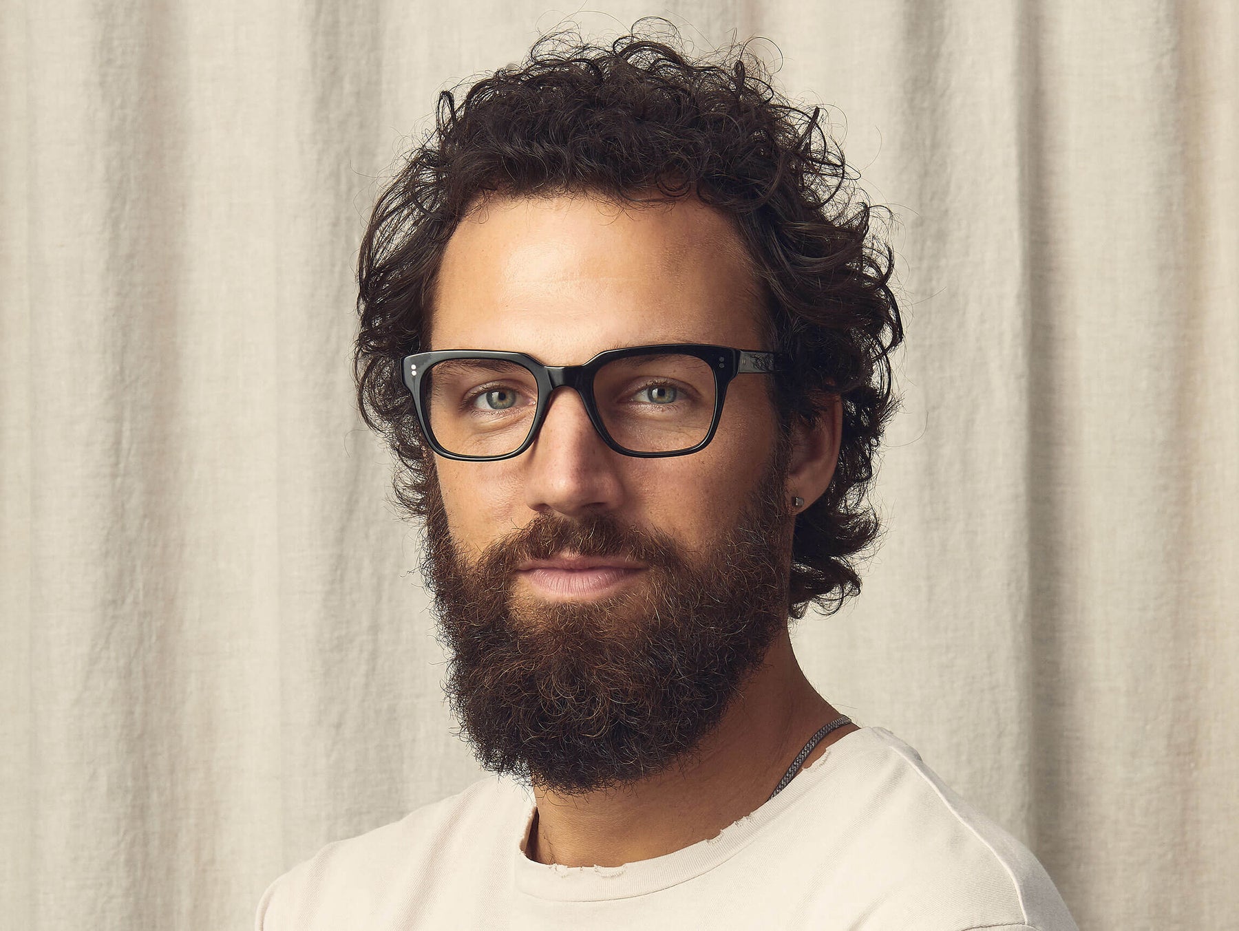 Model is wearing The ZAYDE in size 51 in Black Model is wearing The ZAYDE in size 51 in Black