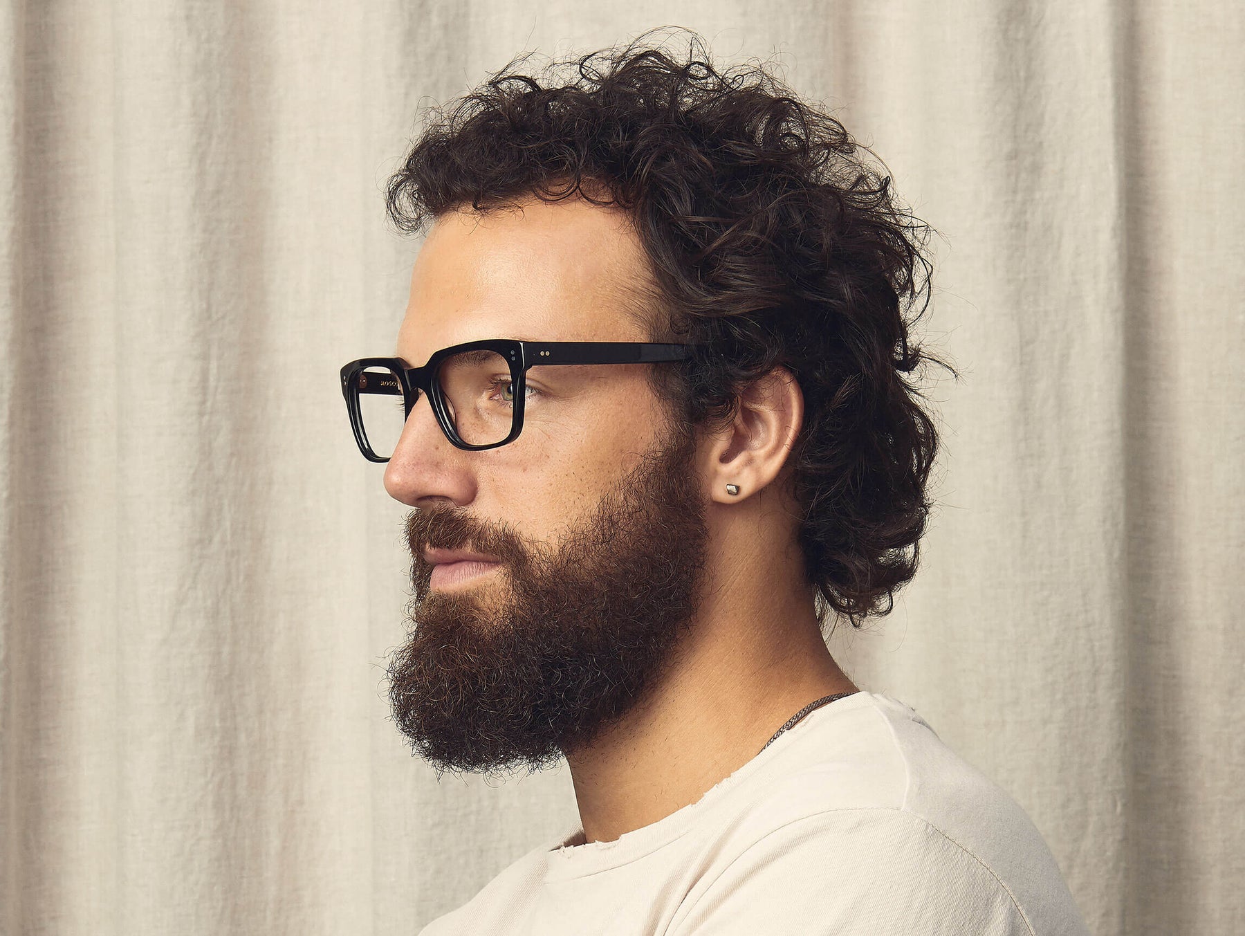 Model is wearing The ZAYDE in size 51 in Black Model is wearing The ZAYDE in size 51 in Black