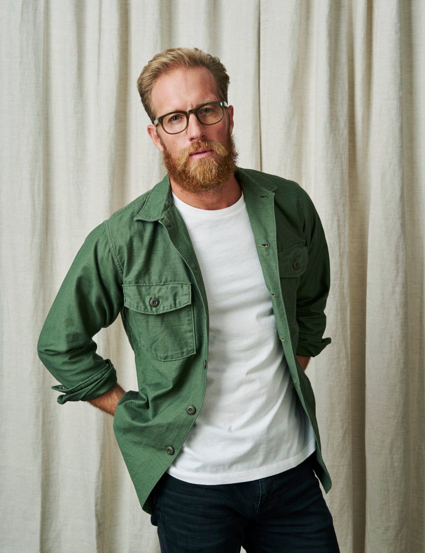 Model is wearing The ZILCH in size 48 in Olive Green Model is wearing The ZILCH in size 48 in Olive Green