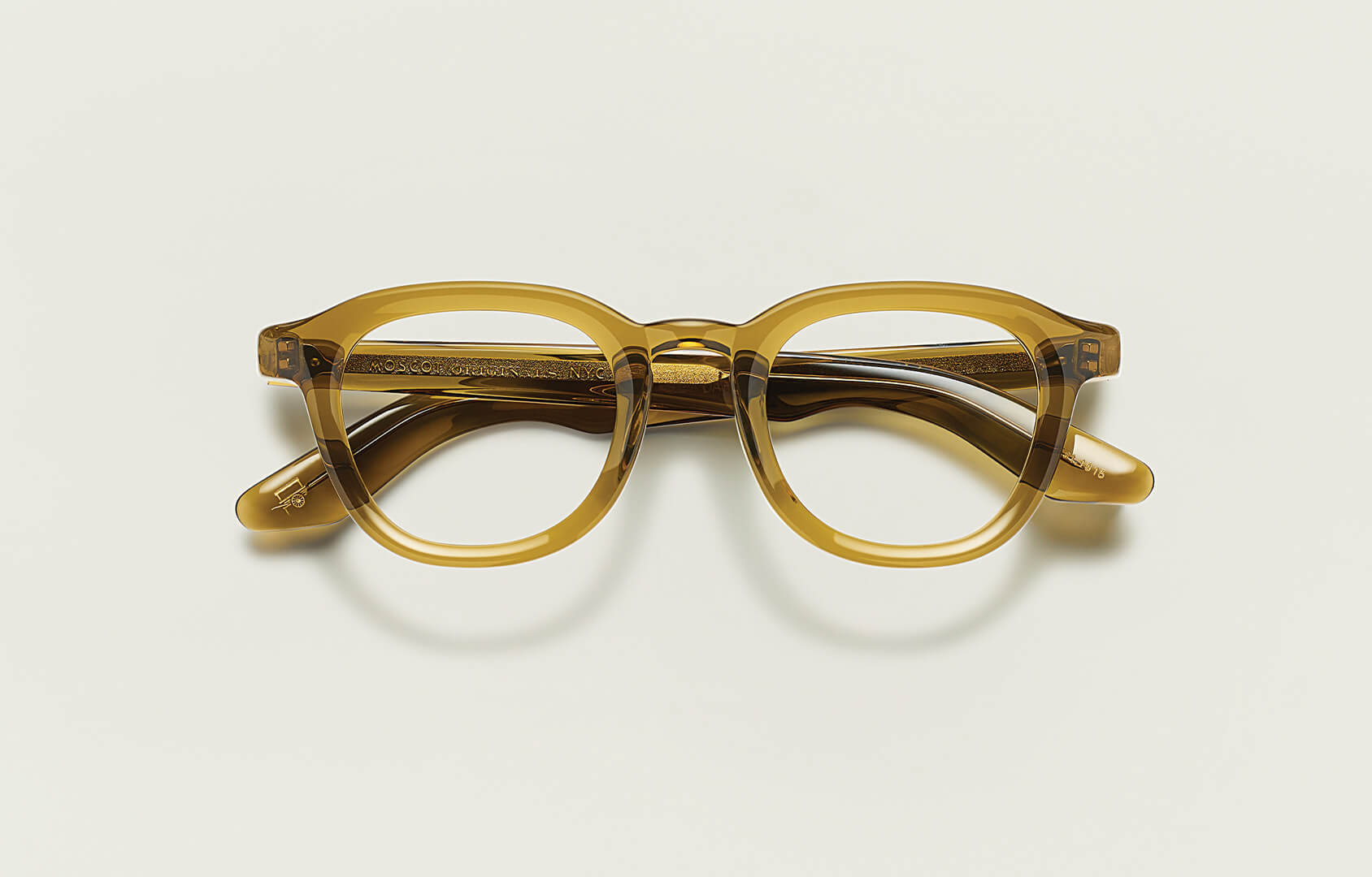 THE BEST GLASSES FOR OBLONG FACE SHAPES: A MOSCOT GUIDE TO BALANCED, BOLD, AND BRILLIANT EYEWEAR