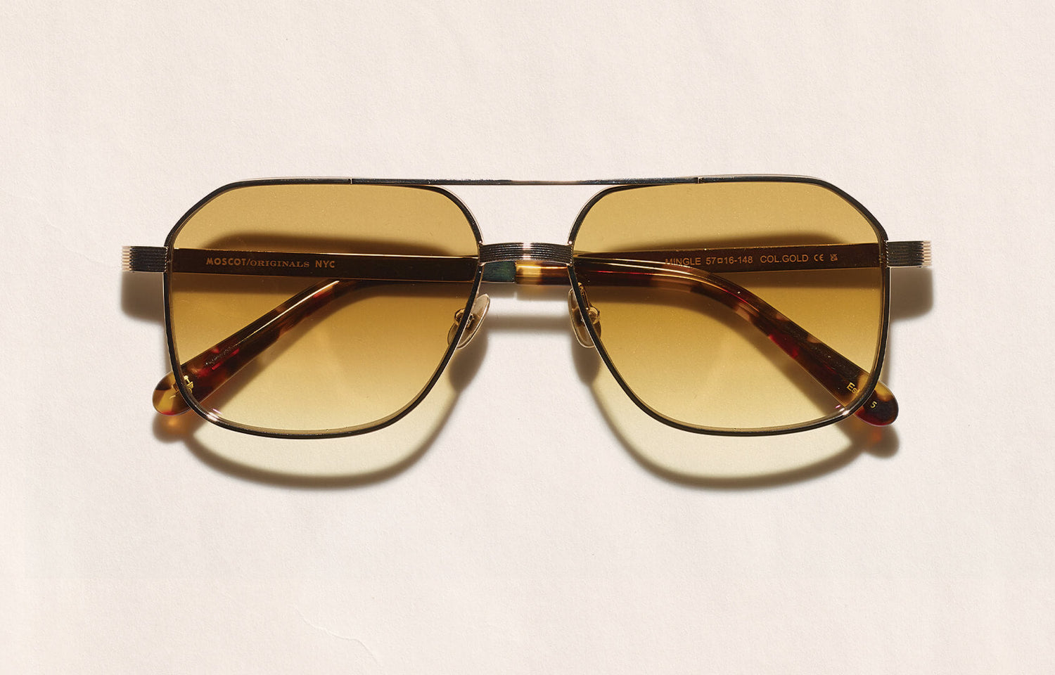 Benjamin Bratt wears The MINGLE SUN