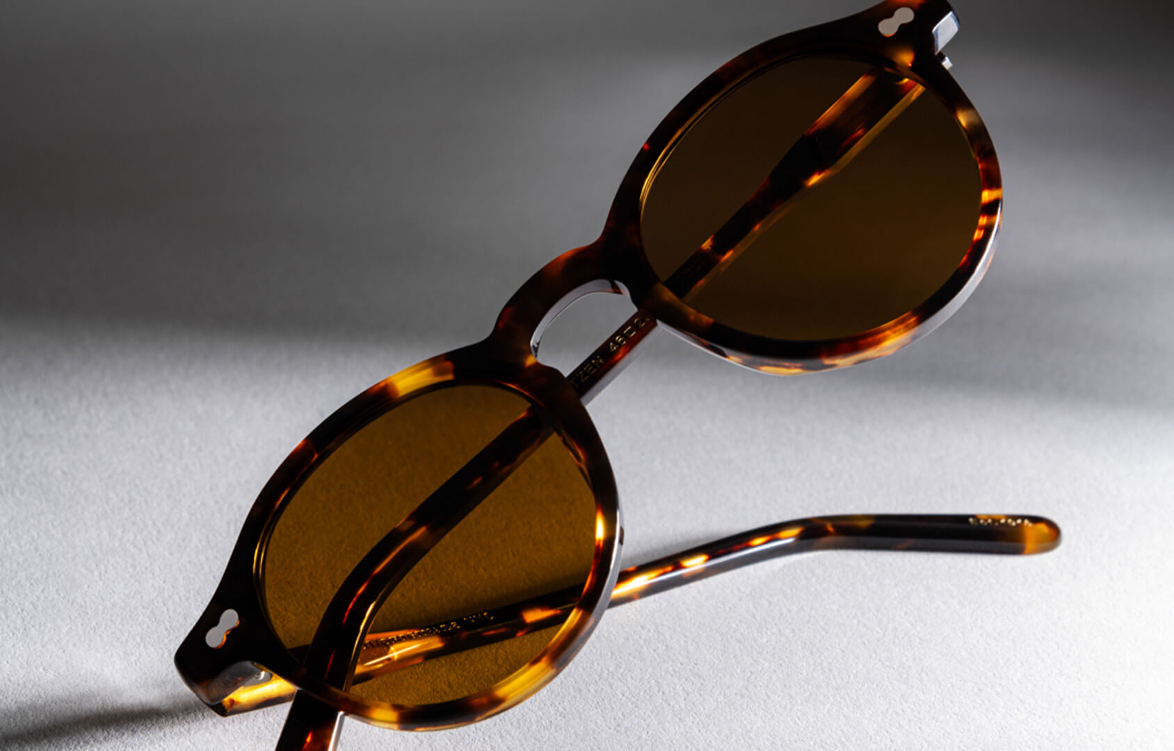 Andrew Scott wears The MILTZEN SUN