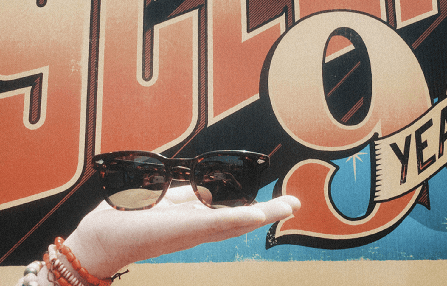 THE BEST LUXURY SUNGLASSES FOR OBLONG & RECTANGULAR FACE: A MOSCOT STYLE GUIDE