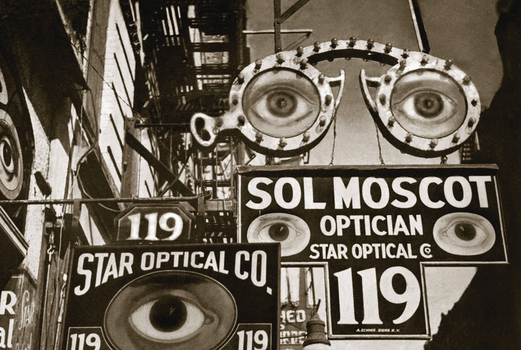 L'Officiel Paris Magazine covers MOSCOT History