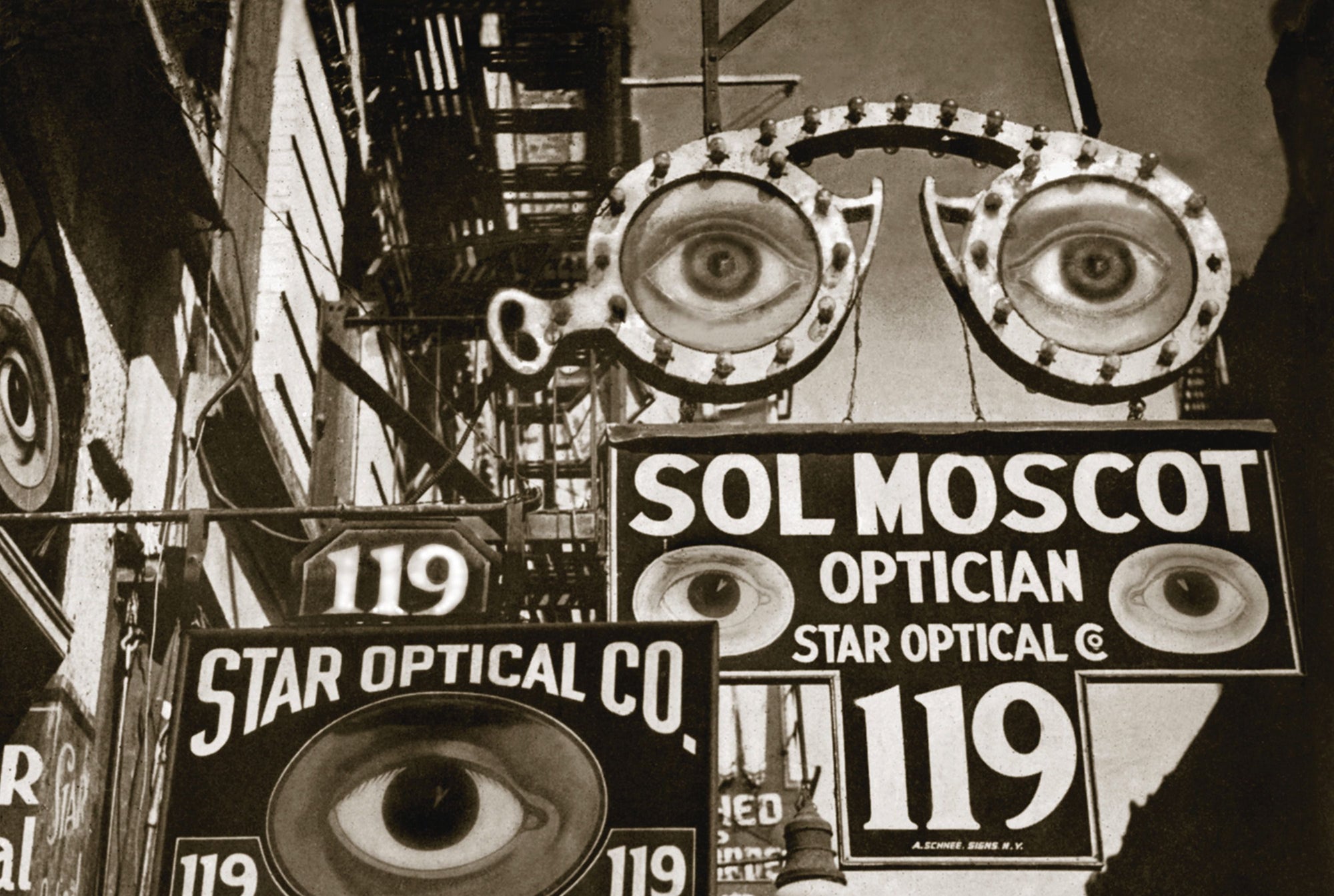 L'Officiel Paris Magazine covers MOSCOT History