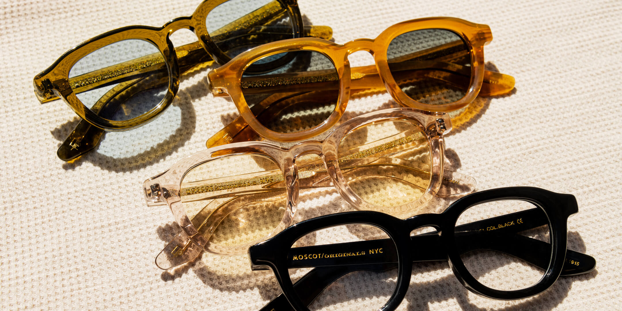 EYEGLASSES & SUNGLASSES FOR ROUND FACES