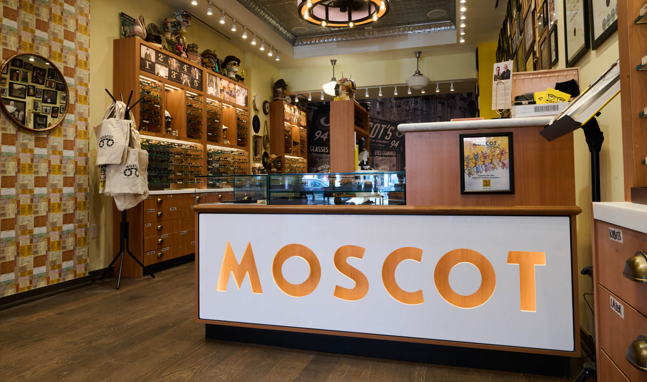 The MOSCOT Toronto Shop interior 2