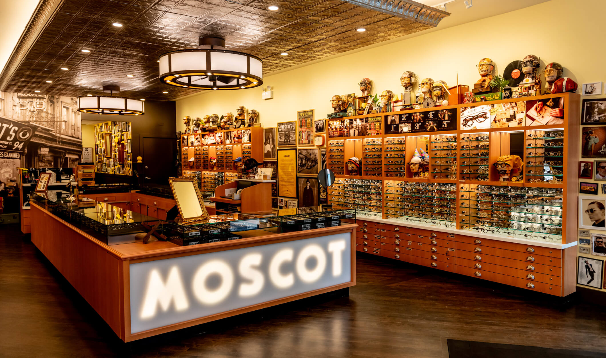 The MOSCOT Chicago Shop interior 2