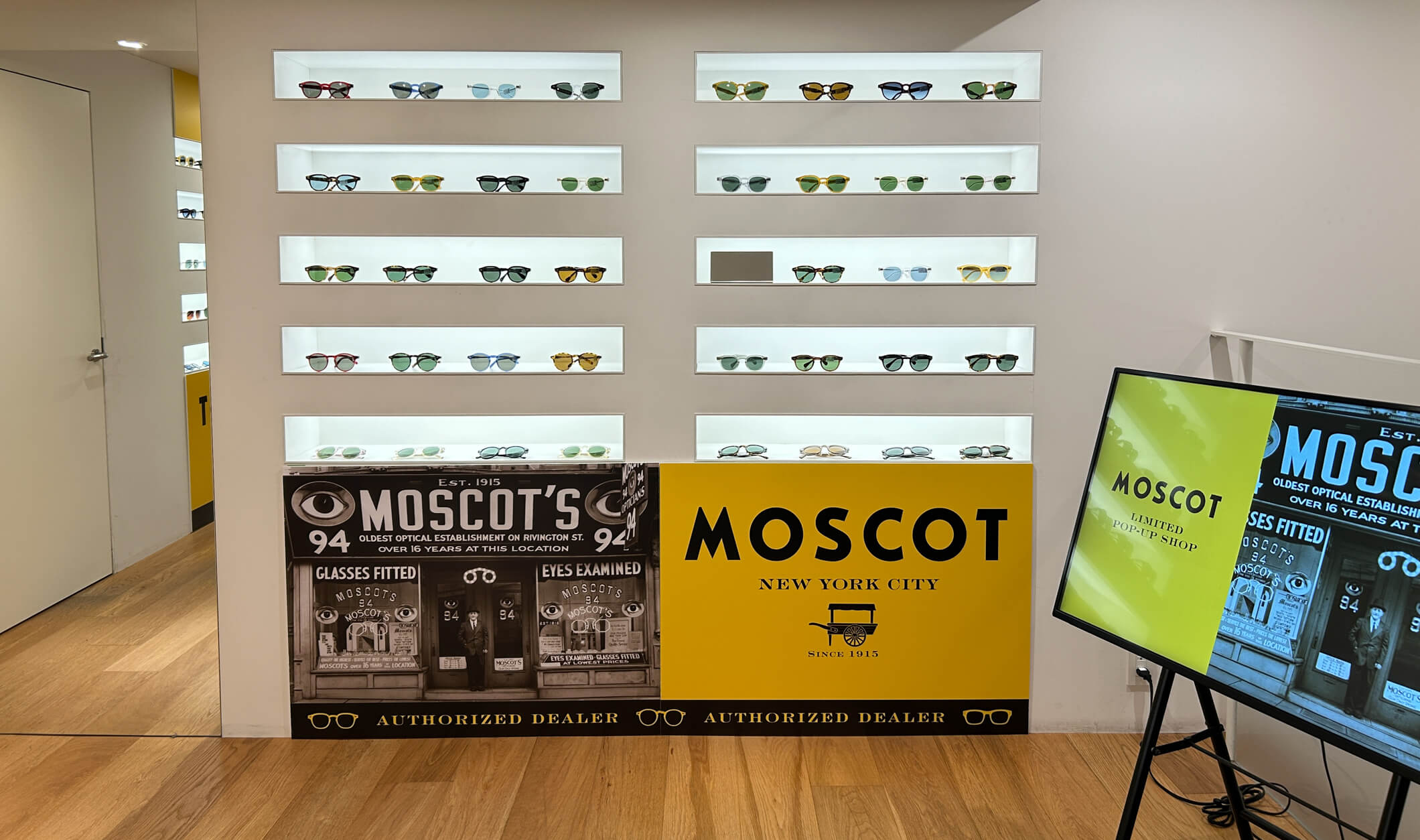 The MOSCOT Kyoto Pop-Up Interior 2