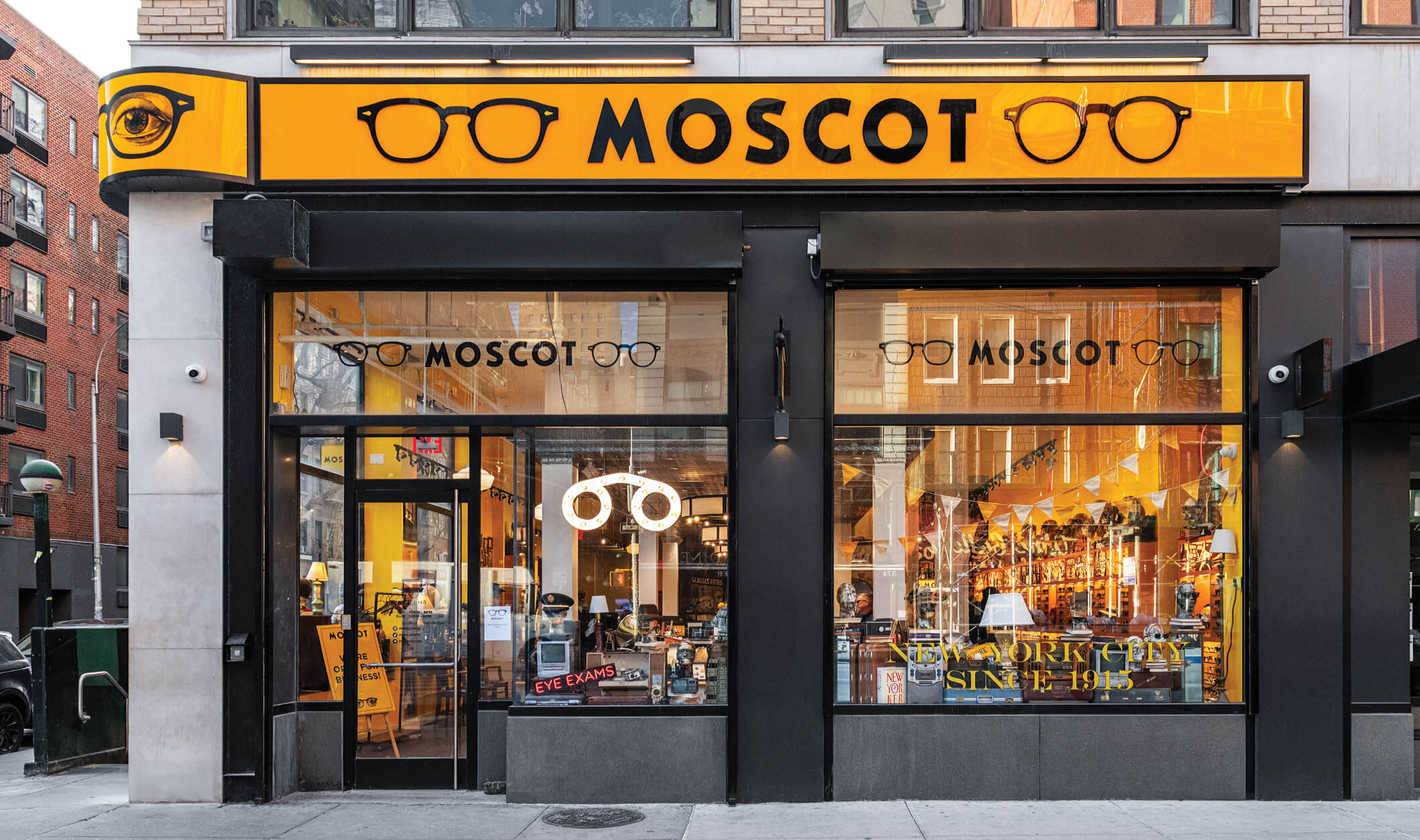 The MOSCOT Union Square Shop exterior 2