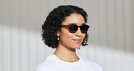 Model is wearing The LEMTOSH SPORT