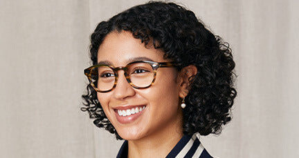 Model is wearing The LEMTOSH