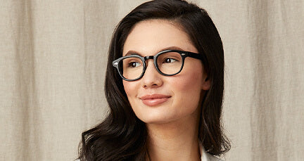 Model is wearing The LEMTOSH in Black