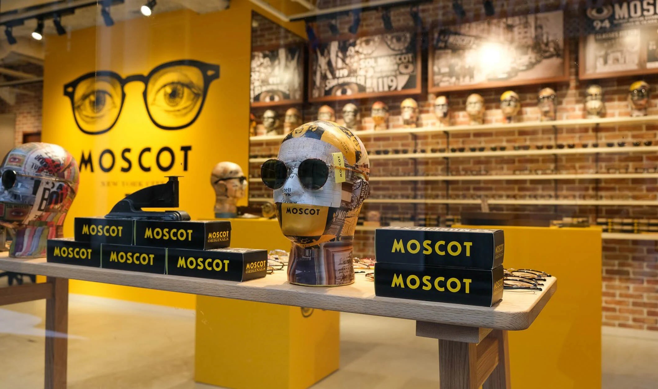 The MOSCOT Fukuoka Shop interior