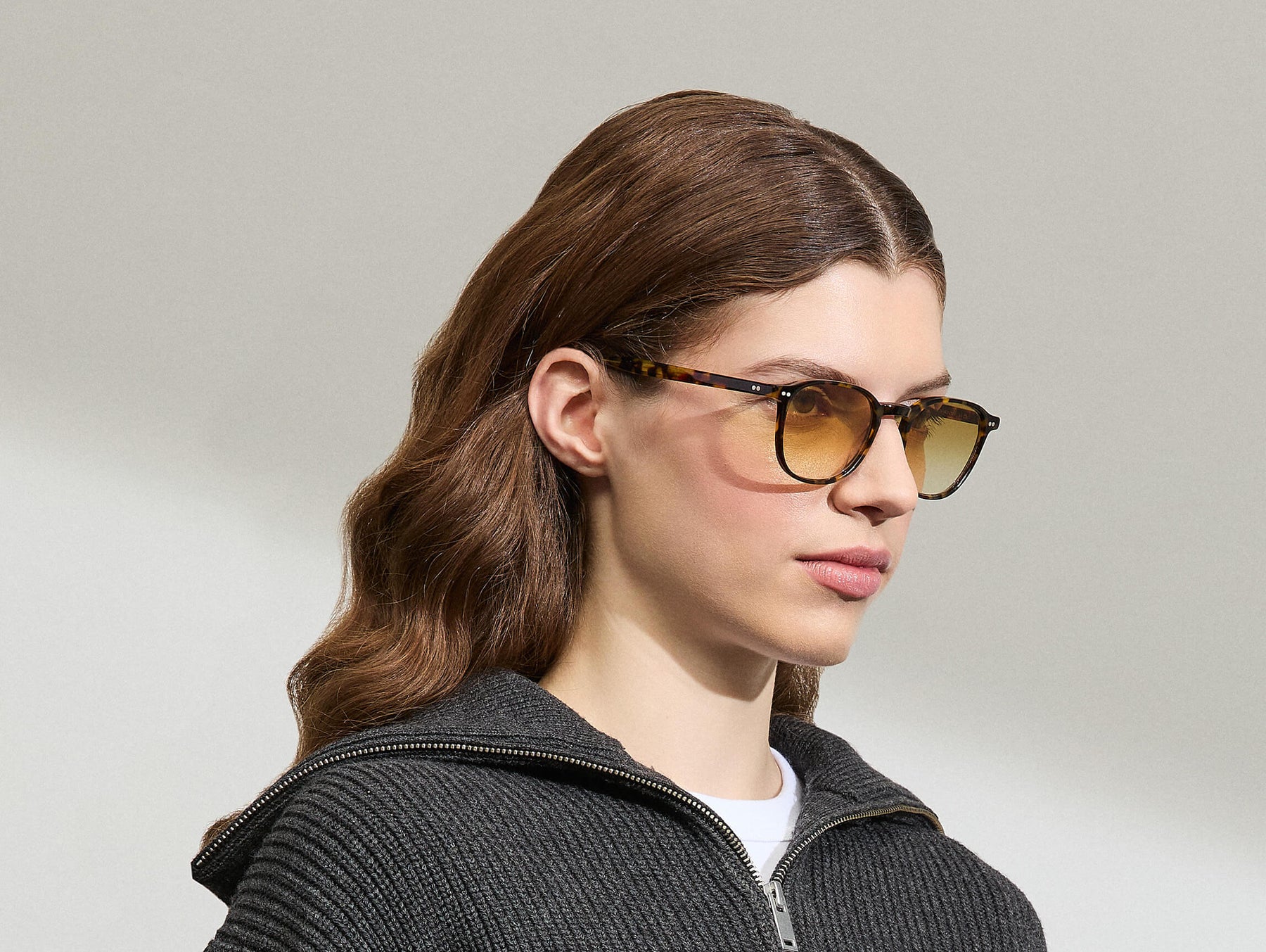 Model is wearing The ARTHUR in Tortoise in size 51 with Chestnut Fade Tinted Lenses