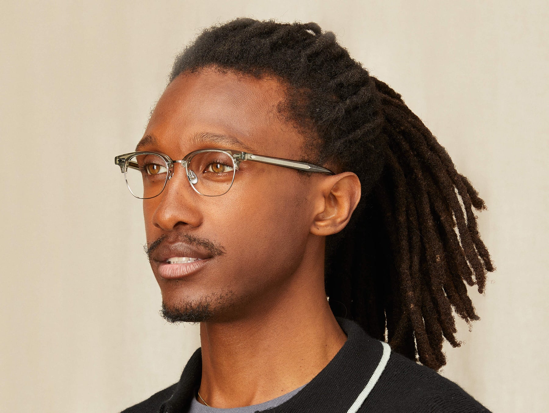 Model is wearing The AYGEN in size 48 in Sage