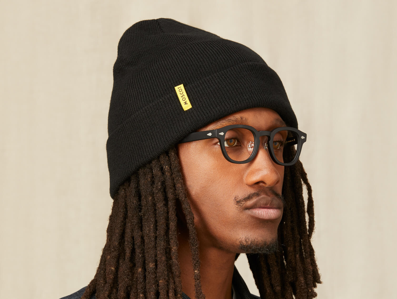 Model is wearing The BEANIE in Black