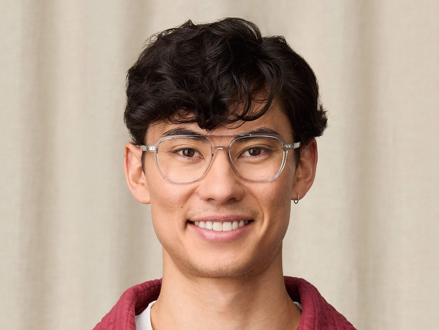 Model is wearing The BJORN in size 55 in Light Grey