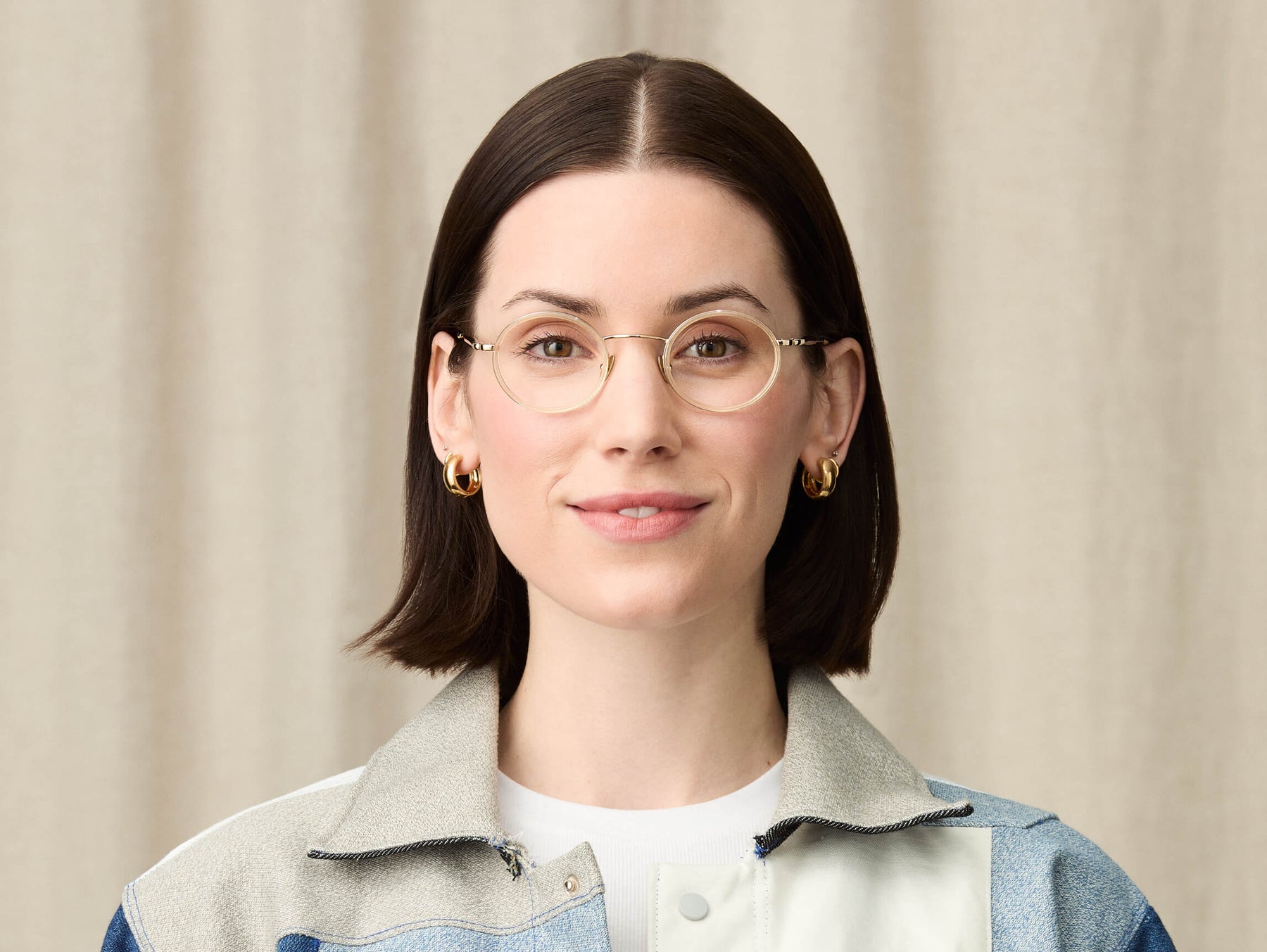 Model is wearing The COSNIC in size 44 in Flesh-Dark Brown