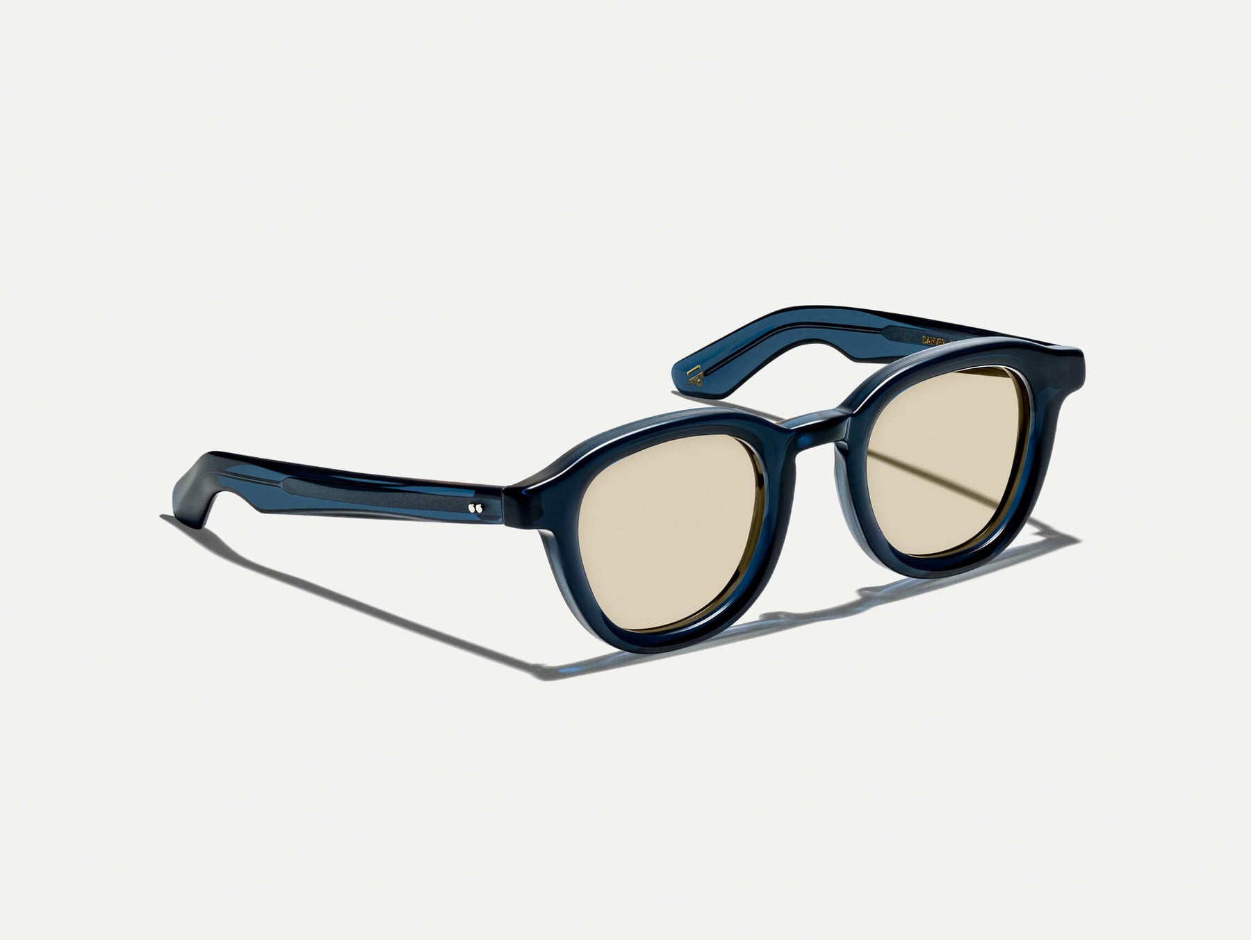 The DAHVEN in Navy with AMBER+ Tint