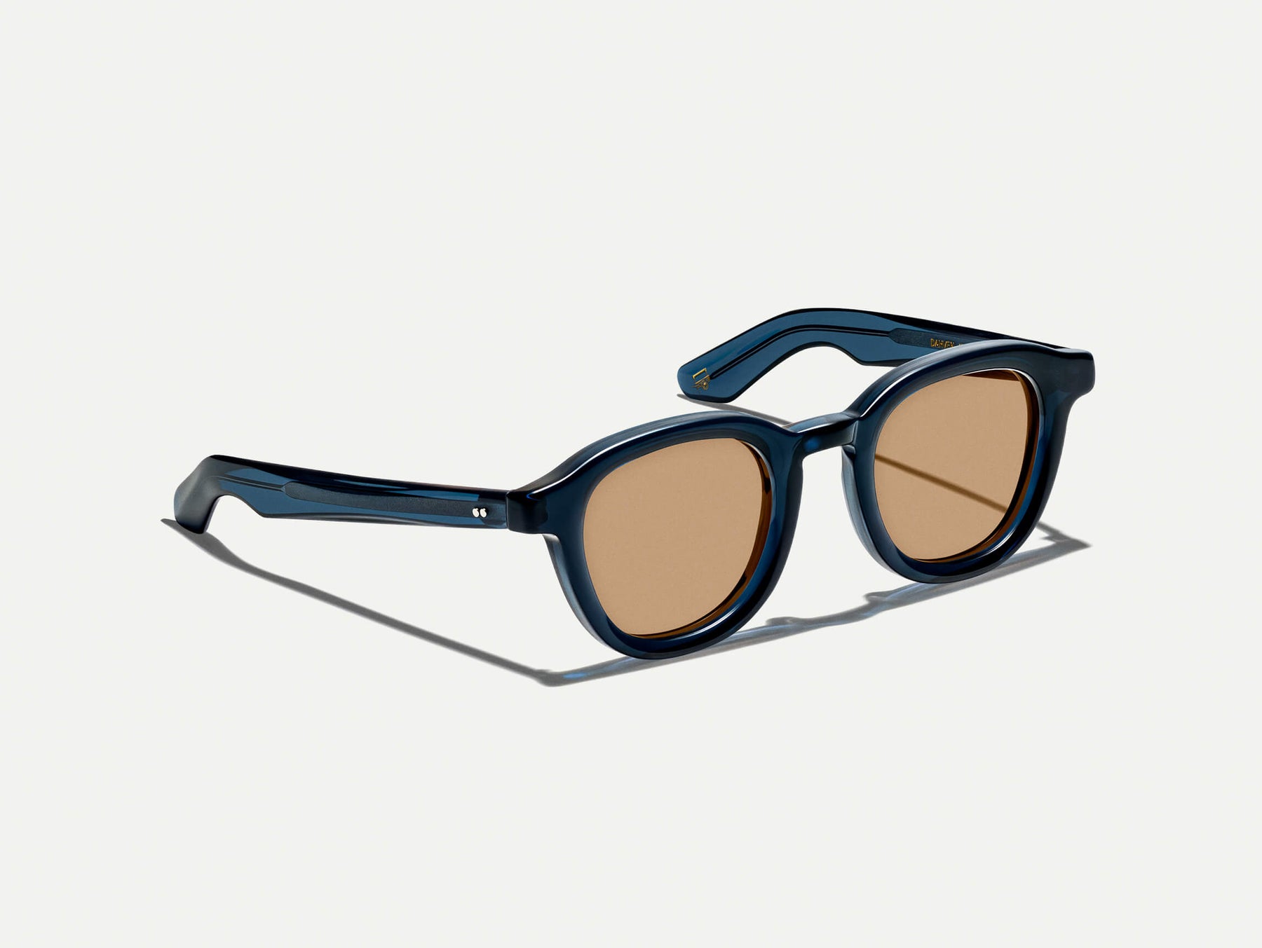 The DAHVEN in Navy with AMBER+ Tint