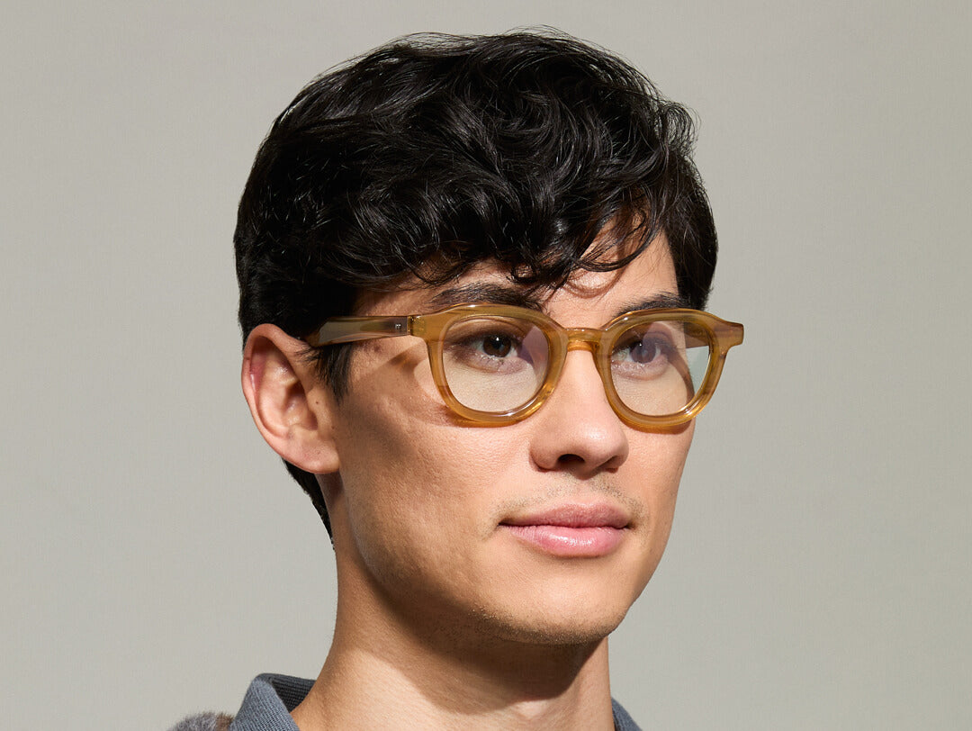 Model is wearing The DAHVEN in Blonde size 47 with BLUE+ Tinted Lenses