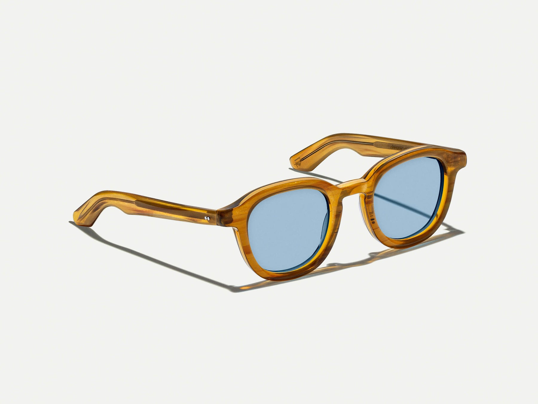 The DAHVEN in Blonde with BLUE+ Tint