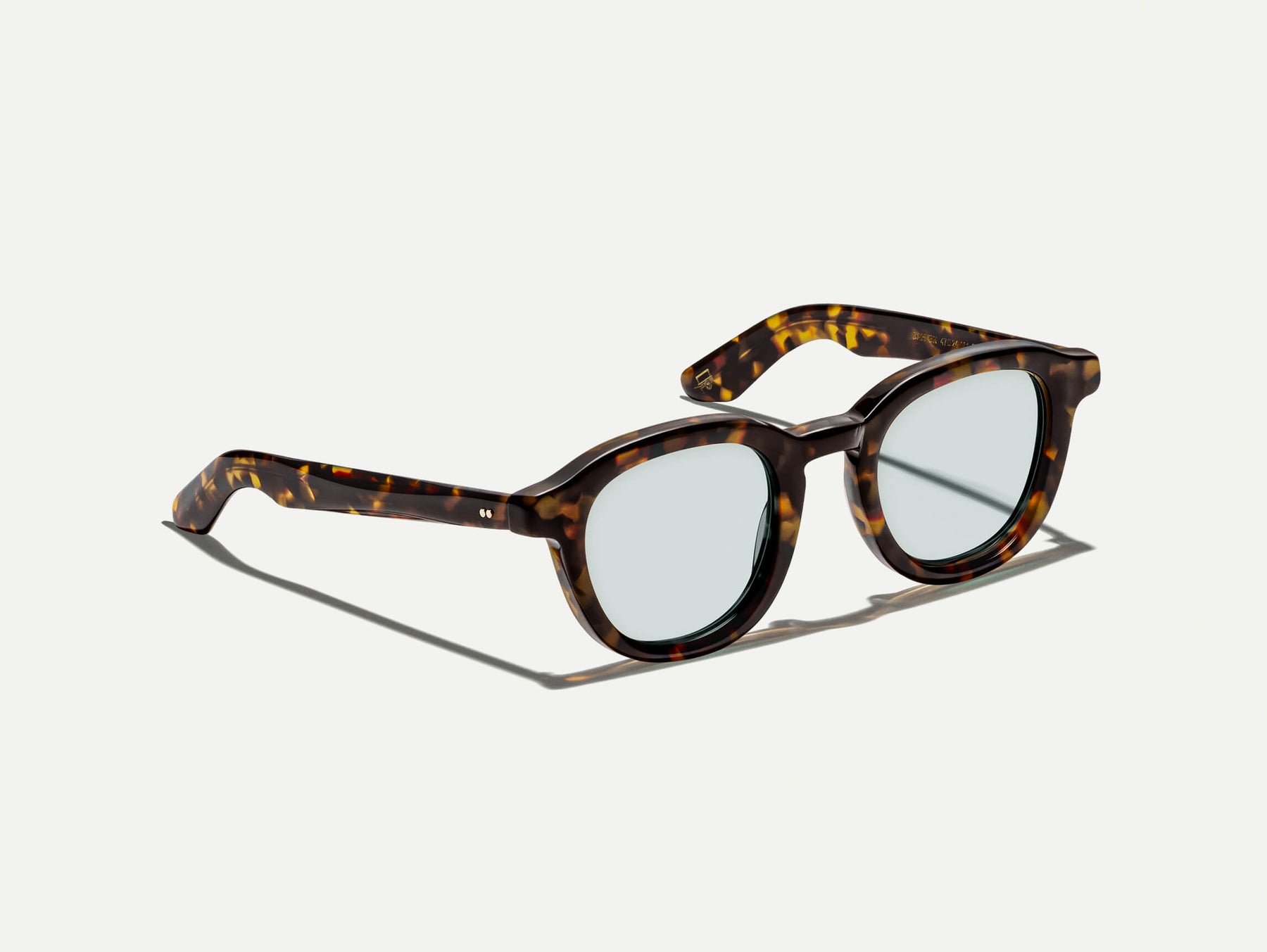 The DAHVEN in Tortoise with BLUE+ Tint