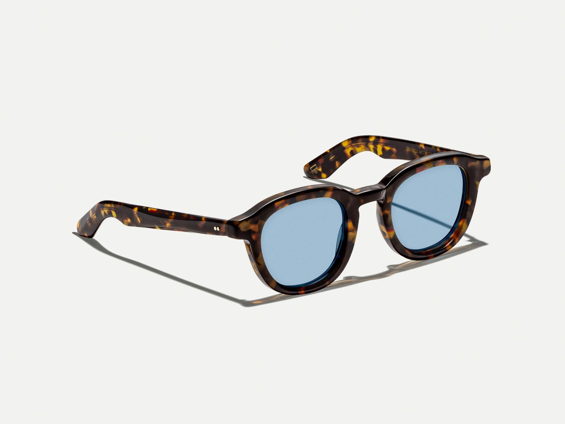 The DAHVEN in Tortoise with BLUE+ Tint