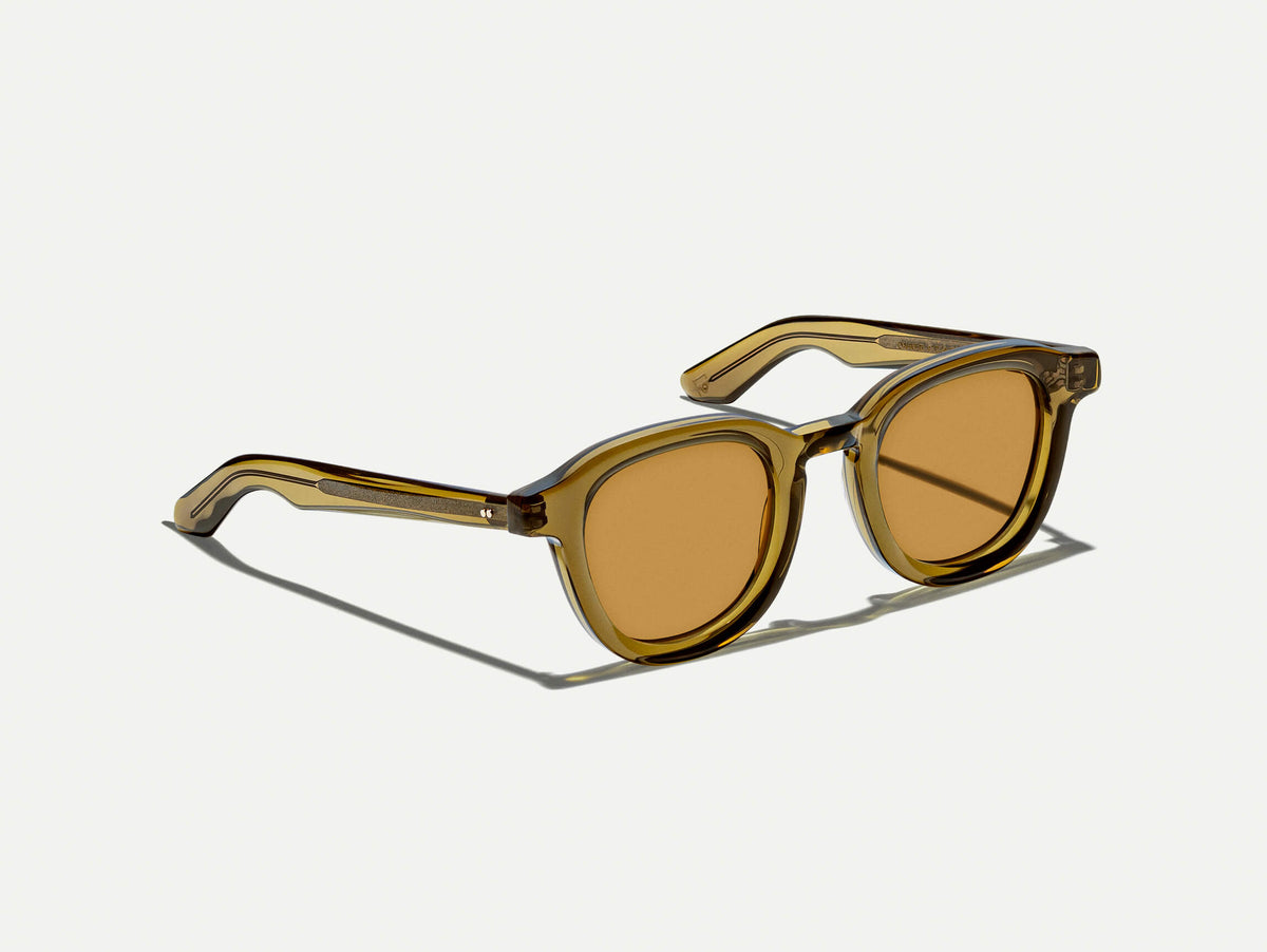 Die DAHVEN in Olive Brown mit Amber getönten Gläsern