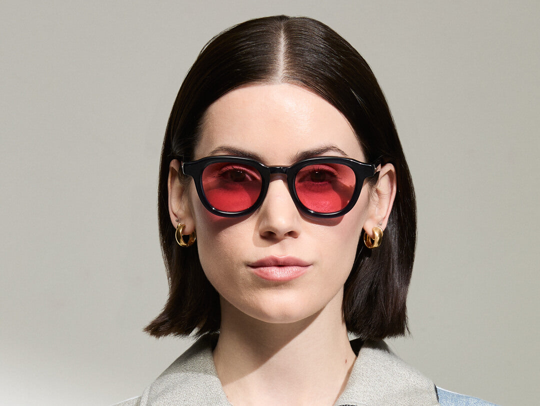Model is wearing The DAHVEN in Navy size 47 with ROSE+ Tinted Lenses