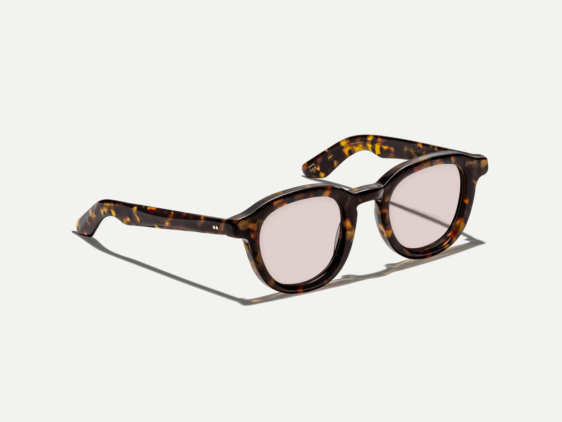The DAHVEN in Tortoise with ROSE+ Tint